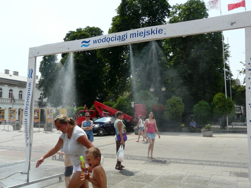 060715kurtyna