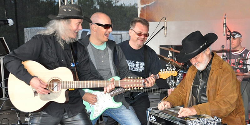 310715band