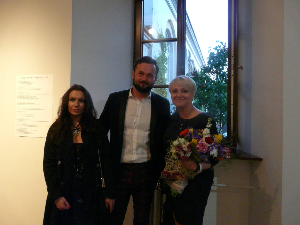 W tym roku Małgorzata Ziewiecka (z prawej) była kuratorem wystawy "W poszukiwaniu piękna"
