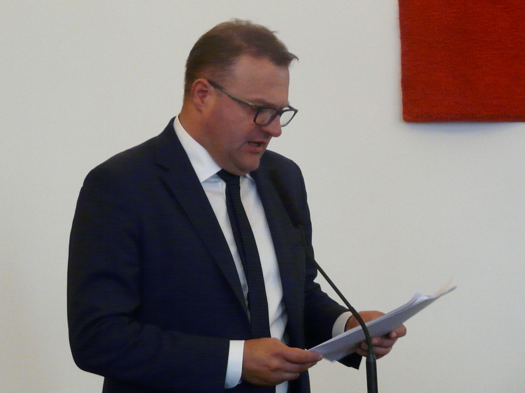 Prezydent Witkowski będzie miał mniej w portfelu