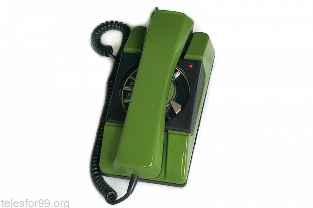 Telefon Bratek produkcji RWT (fot. telesfor99.org)