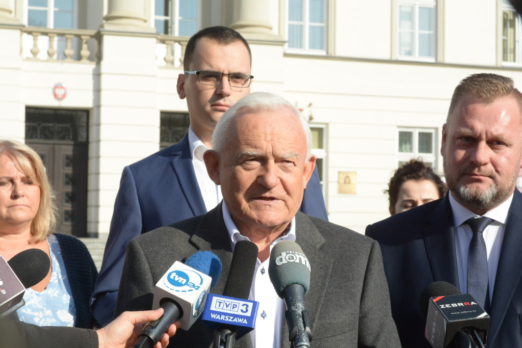 Leszck MIller zaapelował, by głosować na Radosława Witkowskiego