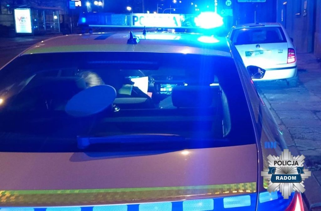 Jak w amerykańskim filmie akcji. Radomianin brawurowo uciekał policji przez dwa powiaty i 50 km (WIDEO)