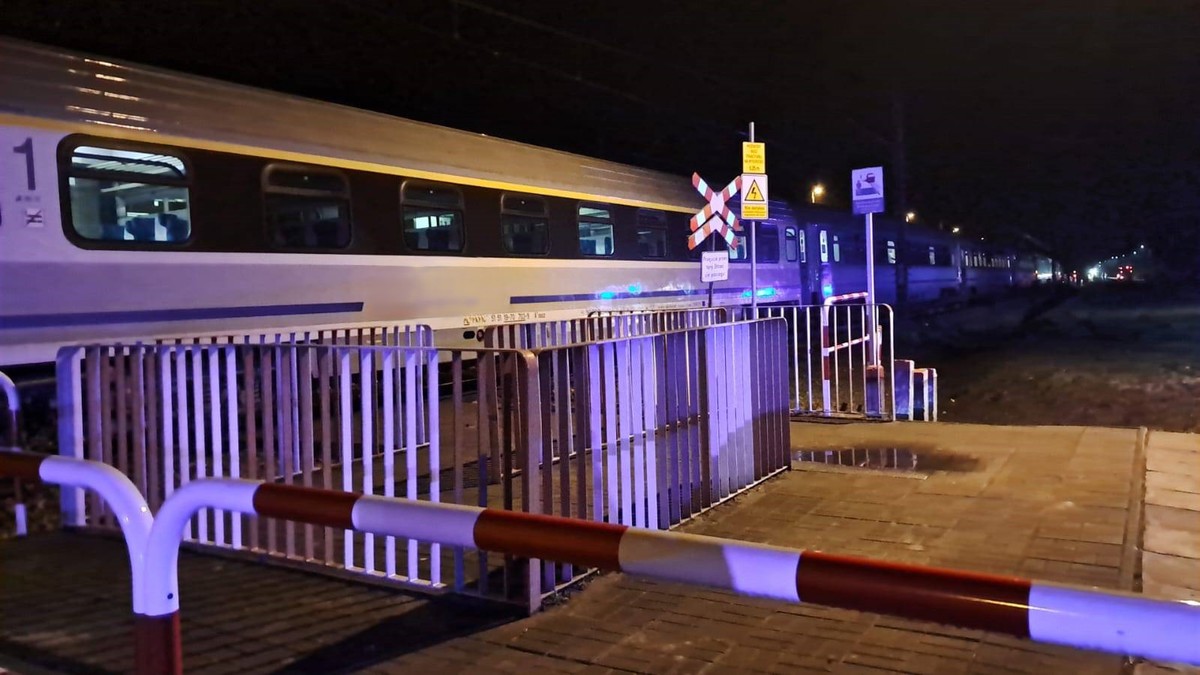 Tragiczny wypadek na torach w pobliżu stacji Radom Południowy. Pociąg osobowy śmiertelnie potrącił kobietę