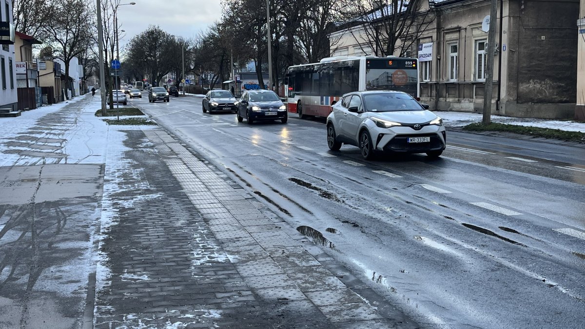 Na ul. Okulickiego zostanie wymieniony asfalt. MZDiK ogłosił przetarg na roboty