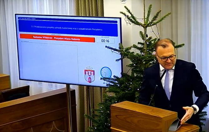Radni uchwalili budżet Radomia na 2026 r. Koalicja Obywatelska: przyjazne zmiany. Opozycja: bankructwo!