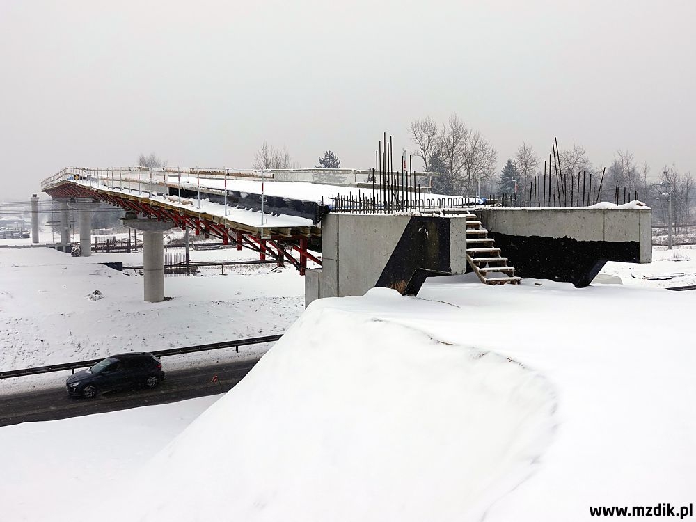 Na Osiedlu Południe i na Ustroniu budują kładki dla pieszych. Obie będą gotowe w połowie tego roku