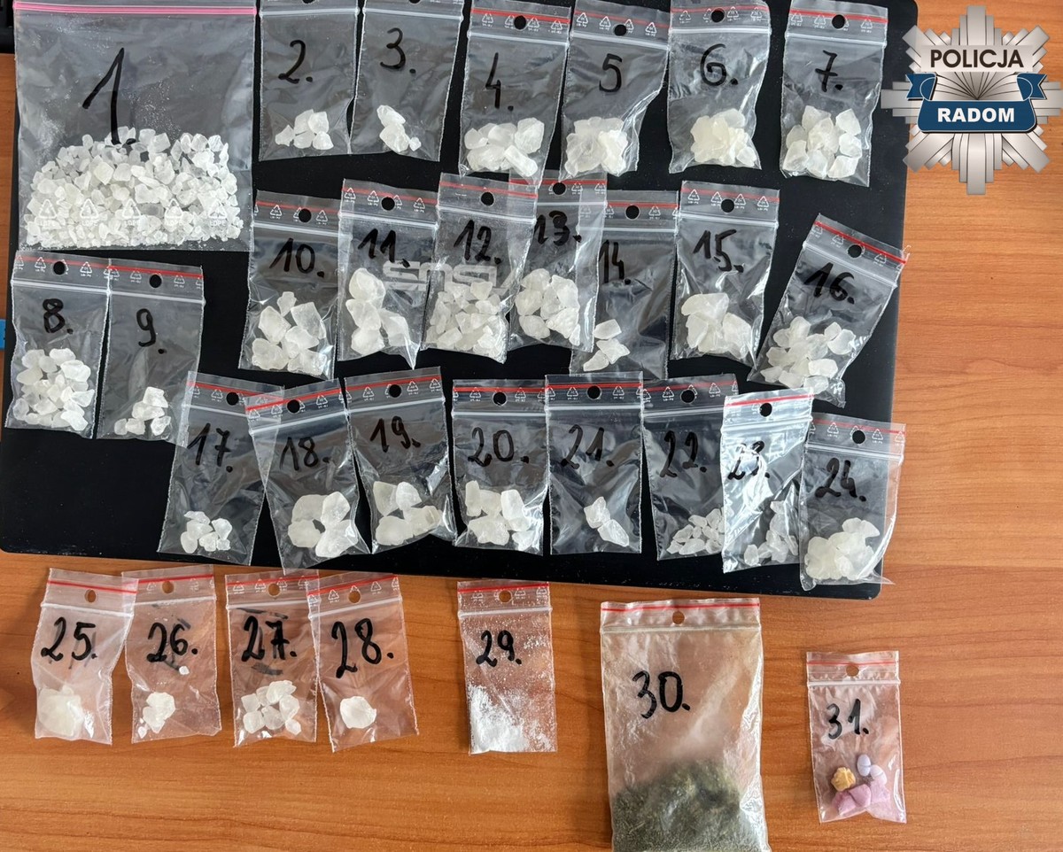 Radomianin miał w domu amfetaminę i mefedron. Policja zatrzymała 56-latka
