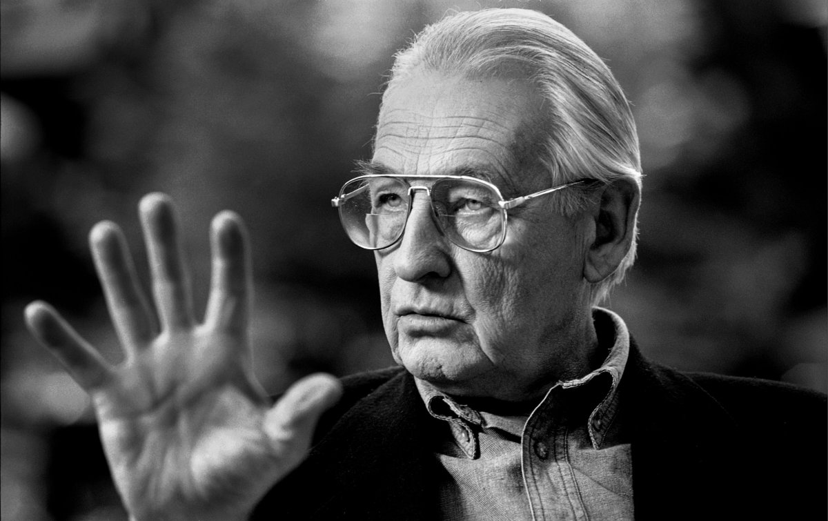 Dzisiaj jest 100. rocznica urodzin Andrzeja Wajdy. W Kamienicy Deskurów otworzą wyjątkową wystawę fotografii