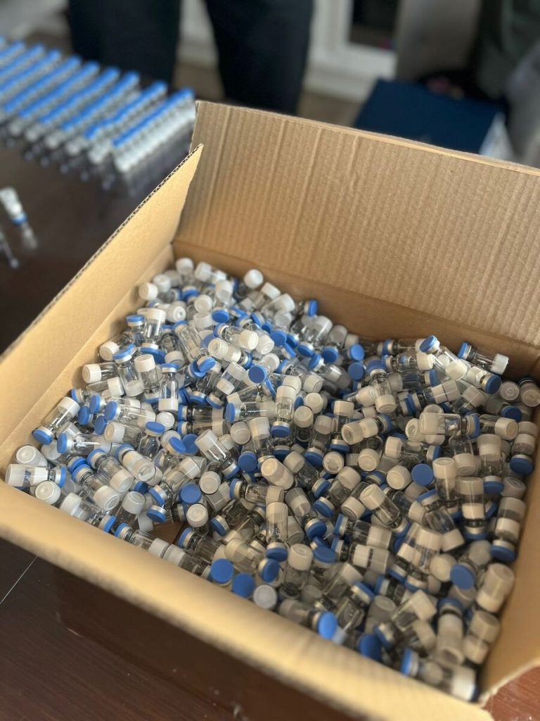 Akt oskarżenia przeciwko członkom zorganizowanej grupy przestępczej wprowadzającej do obrotu nielegalne leki. Są wśród nich Radomianie