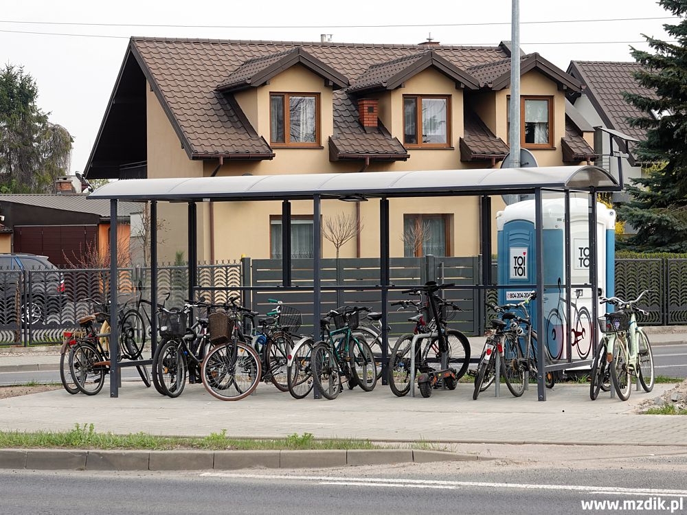 W Radomiu w czterech miejscach powstają kolejne parkingi rowerowe typu Bike & Ride