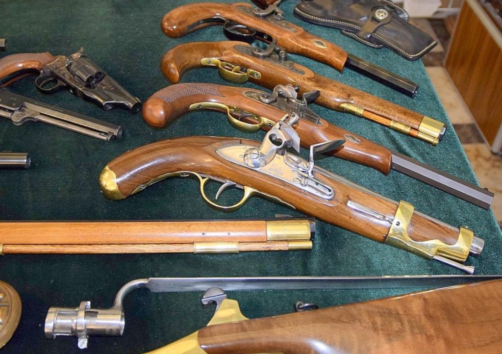 Retrospotkanie. Co to jest kordelas? Poznaj historię broni czarnoprochowej i broni białej