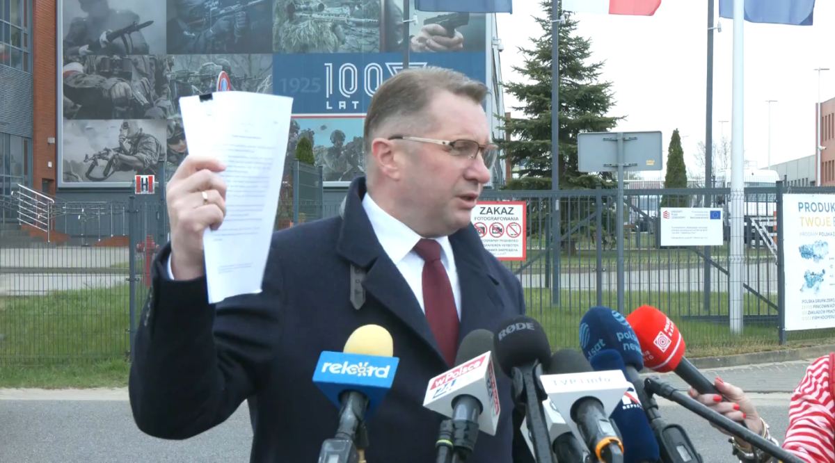 Przemysław Czarnek: Rząd nie ma pieniędzy dla radomskiej Fabryki Broni. Za czasów Prawa i Sprawiedliwości miał