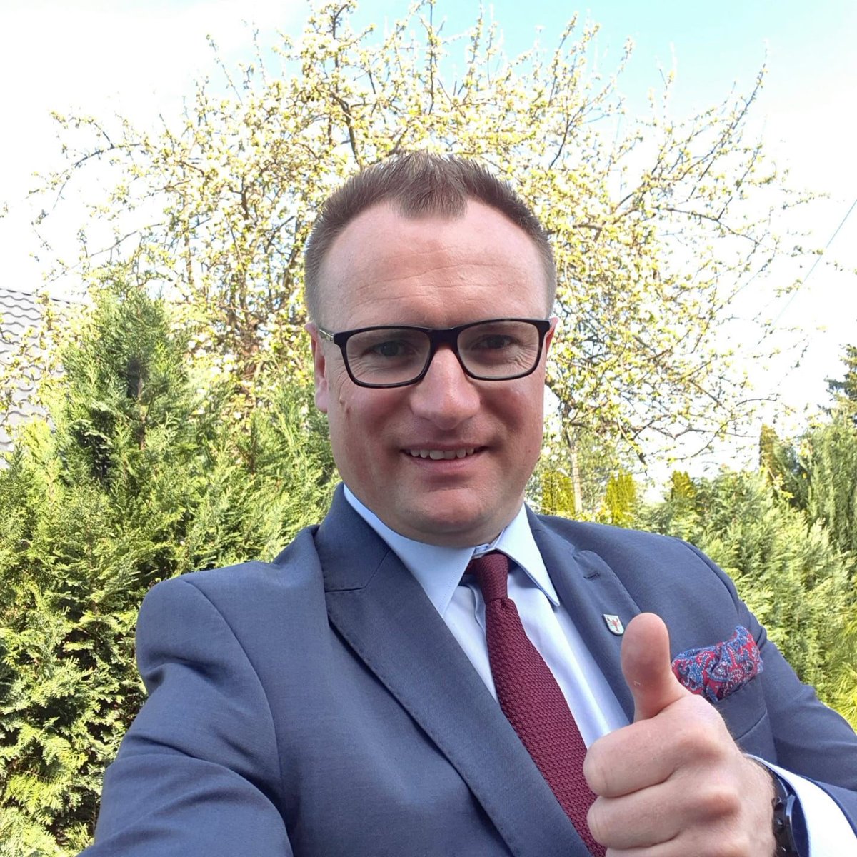 Wójt Jedlińska będzie odpowiadał w sądzie. Prokuratura zarzuca mu, iż wymuszał od podwładnych pieniądze na prezenty dla polityków