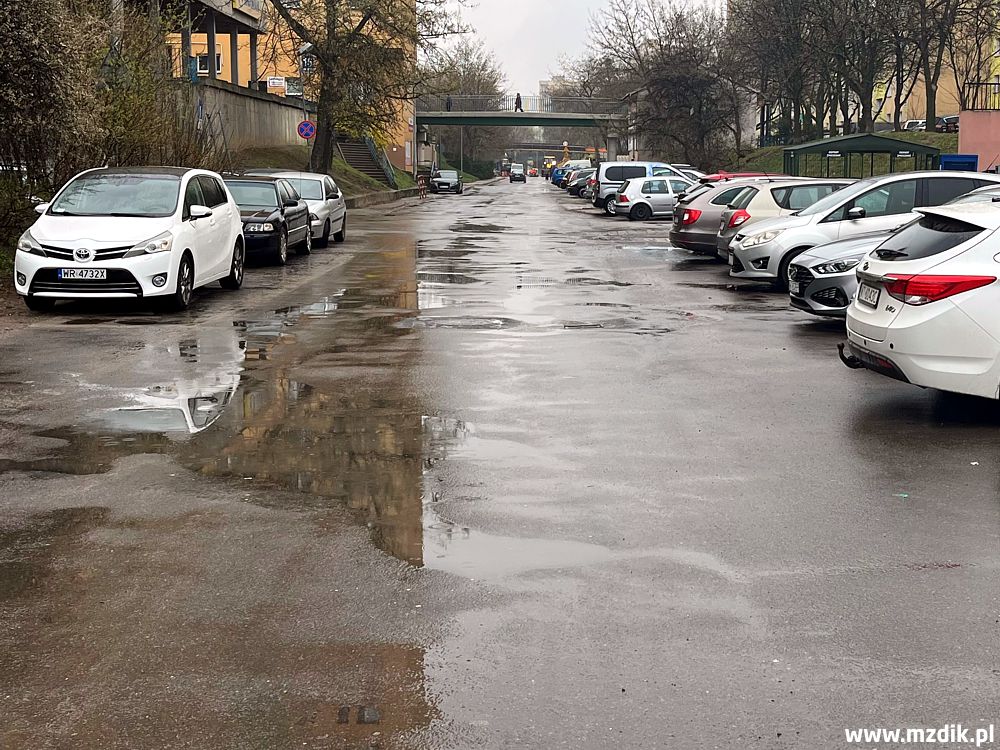 Początek przebudowy ul. Sandomierskiej. Należy liczyć się z utrudnieniami w ruchu pojazdów i pieszych