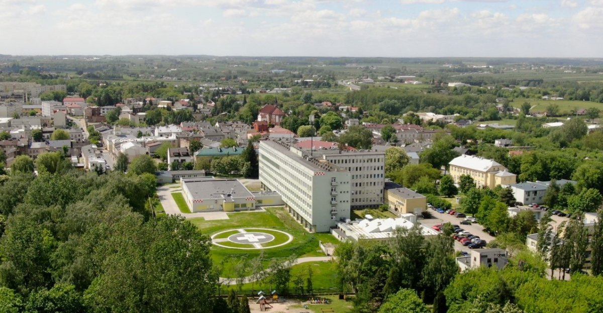 Ortopeda kieruje dwoma szpitalami w regionie radomskim i prowadzi prywatną praktykę. W 2025 r. zarobił… 3 mln zł