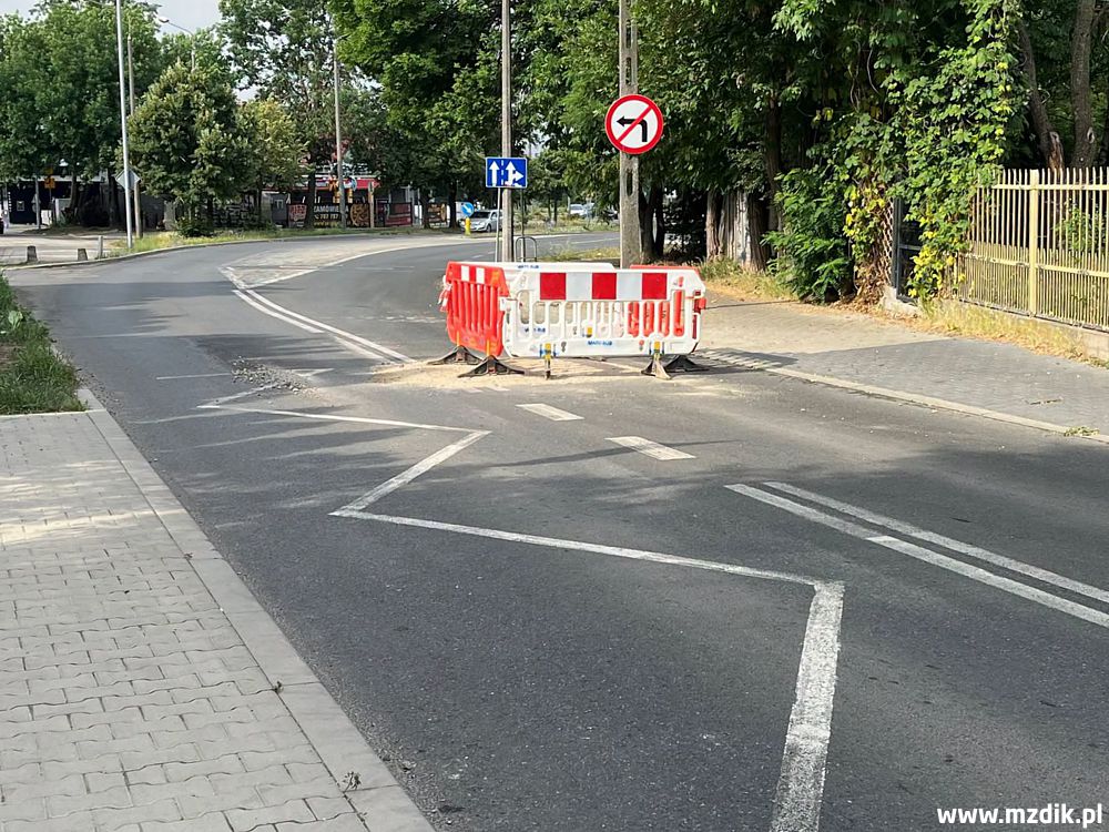 Dziura w asfalcie na ulicy Kwiatkowskiego. Powstała po robotach Wodociągów i one mają ją naprawić
