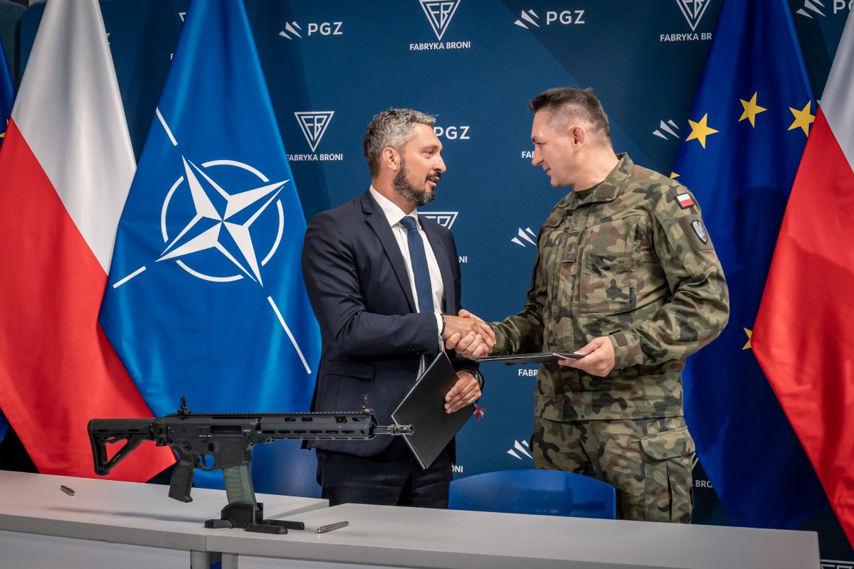 Radomska Fabryka Broni ma nowy kontrakt z polską armią warty 600 mln zł. Sprzeda 46 tys. karabinków Grot A3