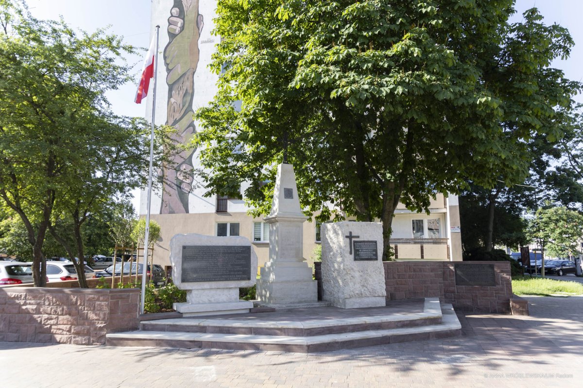 Kamień – pomnik przy skrzyżowaniu ulic 25 Czerwca i Żeromskiego odnowiony. Za tydzień odbędą się tu uroczystości