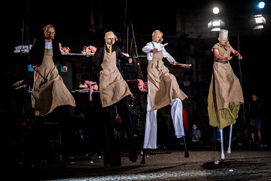 Teatr na ulicy. Podczas tych wakacji w plenerze obejrzymy sześć spektakli