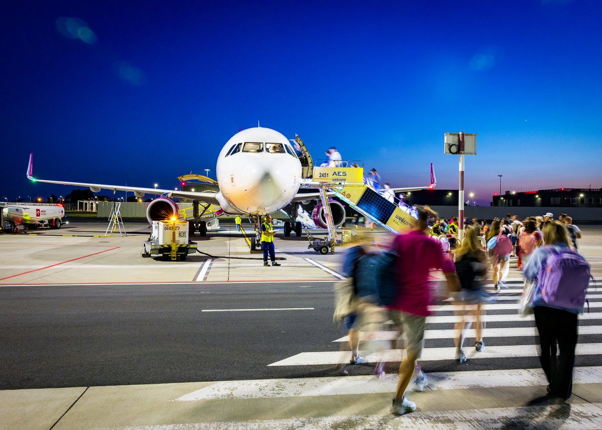 Letni ruch na radomskim lotnisku. Tegoroczny czerwiec był najlepszym miesiącem w historii portu