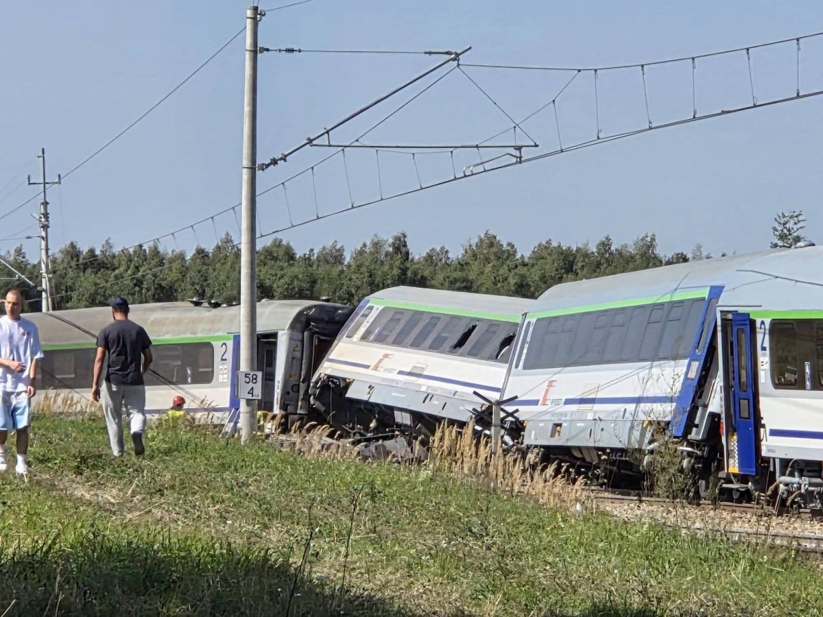 Pociąg relacji Szczecin – Lublin zderzył się pod Wieniawą z samochodem ciężarowym. Są poszkodowani