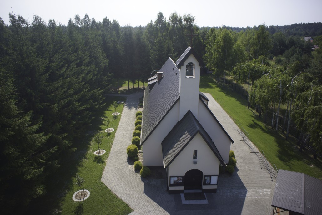 Uderzył w głowę siekierą i podpalił znajomego. Były proboszcz stanął dzisiaj przed sądem