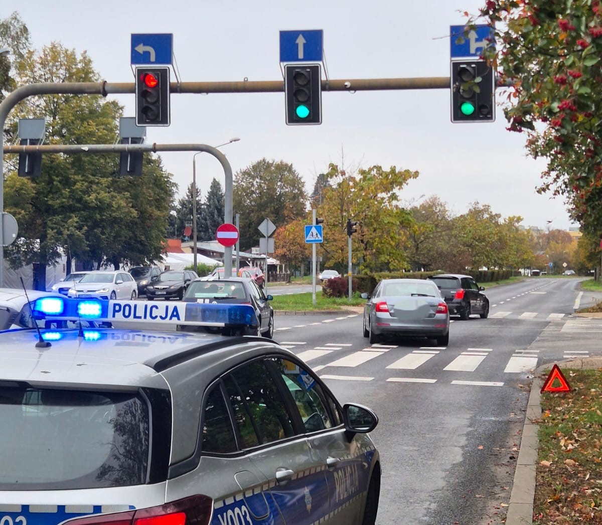 64-latka kierująca skodą potrąciła rowerzystkę. Kobieta została odwieziona do szpitala